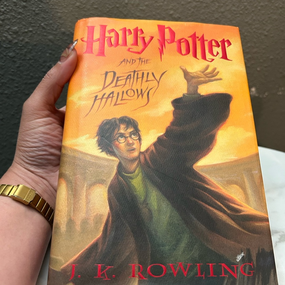 Harry Potter and the Deathly Hallows Hardcover - Orange/Gold Cover